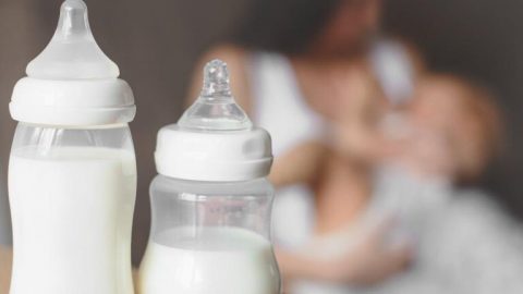 Cứu sống bé gái 2 tháng tuổi nguy kịch vì sặc sữa