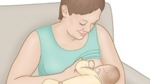 Chọn tư thế đúng khi cho con bú