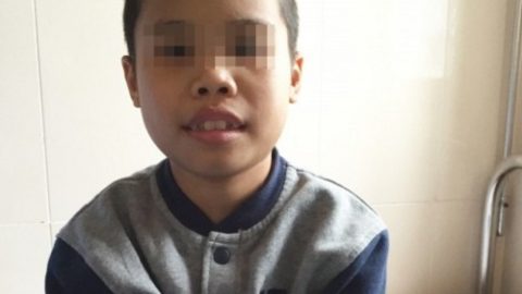 Ghép thận cứu sống bé trai 10 năm vật lộn với bệnh tật