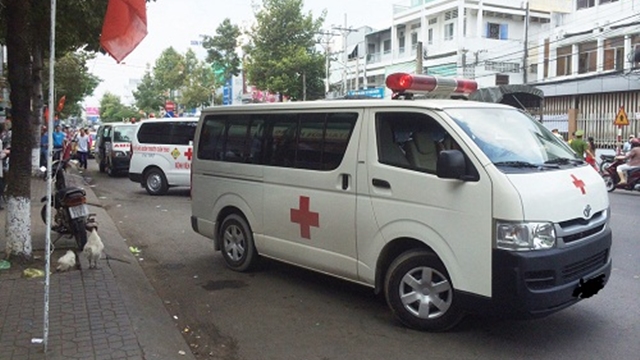 Thông tin ban đầu về vụ việc bảo vệ chặn xe cứu thương tại Bệnh viện Nhi Trung ương, ngày 2/7/2016