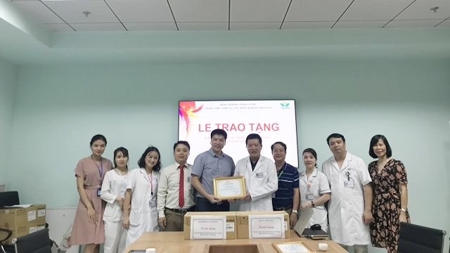 Bệnh viện Nhi Trung Ương đón nhận 6 máy bơm tiêm điện từ Công ty cổ phần tập đoàn MIK Group Việt Nam