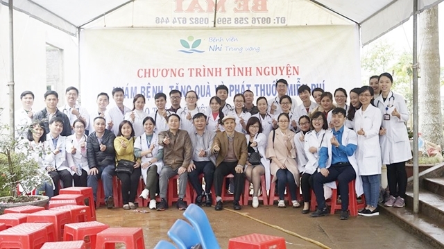 2400 trẻ em tại Ngọc Lặc, Thanh Hóa  được khám bệnh phát thuốc miễn phí