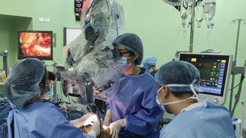 CẤY ỐC TAI ĐIỆN TỬ