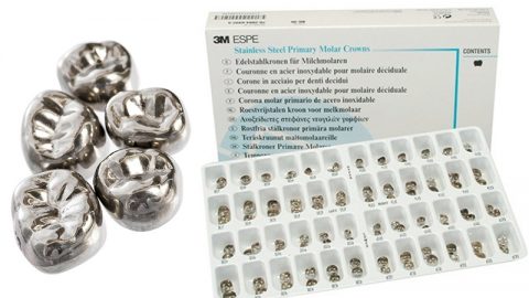 Chụp răng thép có sẵn cho trẻ em