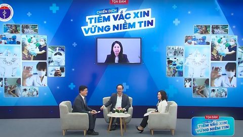 Giám đốc Bệnh viện Nhi Trung ương tham gia tọa đàm chiến dịch “Tiêm vắc xin – vững niềm tin”