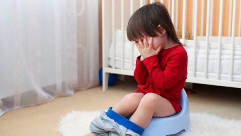 Một số điều cần biết về táo bón trẻ em