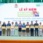 16 tập thể và 65 cá nhân xuất sắc của Bệnh viện Nhi Trung ương được tuyên dương trong lễ kỷ niệm 93 năm thành lập Công đoàn Việt Nam