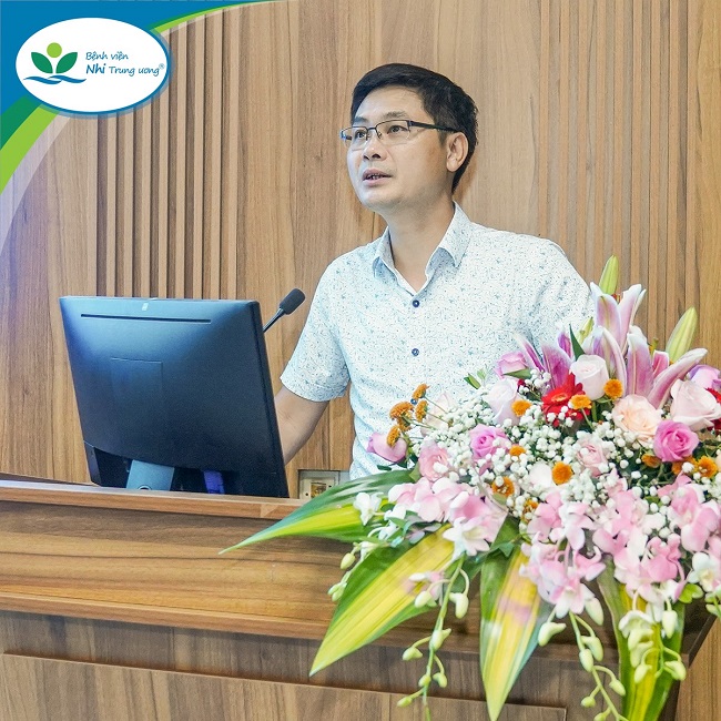 Đồng chí Vũ Anh Tuấn - Uỷ viên Ban thường vụ - Phó Chủ tịch Công đoàn Y tế Việt Nam tập huấn nghiệp vụ công tác công đoàn cho công đoàn viên của Bệnh viện