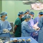 [VTV1] Lần đầu tiên tại Việt Nam: Đặt điện cực sâu bề mặt vỏ não lập bản đồ sinh động kinh giúp phẫu thuật thành công toàn diện cho 2 trẻ động kinh kháng thuốc