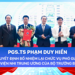 PGS.TS Phạm Duy Hiền nhận quyết định bổ nhiệm lại chức vụ Phó Giám đốc Bệnh viện Nhi Trung ương của Bộ trưởng Bộ Y tế