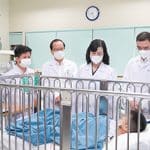 [VIDEO] Bộ trưởng Y tế Đào Hồng Lan thăm bé trai bị tai nạn tại Nam Định: Trẻ đã qua cơn nguy kịch