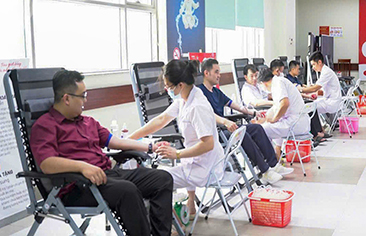 “Giọt hồng trao em”: Gần 100 tình nguyện viên hiến tặng giọt máu nghĩa tình, thắp sáng hy vọng cho bệnh nhi