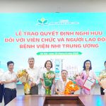 Cảm xúc ngập tràn trong Lễ trao quyết định nghỉ hưu đối với viên chức và người lao động Bệnh viện Nhi Trung ương