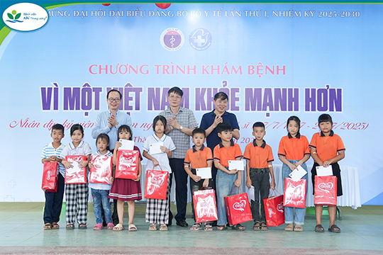 Bệnh viện Nhi Trung ương tham gia các hoạt động tri ân, đền ơn đáp nghĩa cùng đoàn công tác của Bộ Y tế nhân dịp kỷ niệm 78 năm Ngày Thương binh – Liệt sĩ