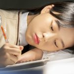 Đằng sau cánh cửa điểm thi: Cần một cái ôm và sự thấu hiểu