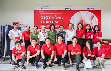 [Tin ảnh] Từ nhân viên y tế, cán bộ công an đến sinh viên và người dân – tất cả cùng chung một tấm lòng nhân ái: Hiến máu tình nguyện vì bệnh nhi