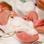 Hiệu quả của chiến lược điều trị sớm dựa trên phân tầng nguy cơ trong điều trị còn ống động mạch ở trẻ sinh non: Kết quả từ một nghiên cứu quan sát