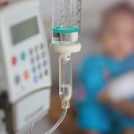 Nghiên cứu mù đôi, ngẫu nhiên, có đối chứng so sánh nước muối sinh lý 0,9% và Ringer’s lactat trên trẻ đái tháo đường nhiễm toan ceton