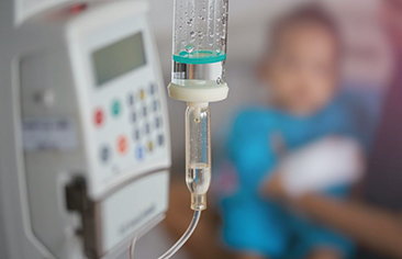 Nghiên cứu mù đôi, ngẫu nhiên, có đối chứng so sánh nước muối sinh lý 0,9% và Ringer’s lactat trên trẻ đái tháo đường nhiễm toan ceton