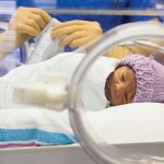 Sugammadex trong giải phong bế thần kinh cơ ở trẻ sơ sinh và trẻ dưới 2 tuổi: Kết quả từ thử nghiệm lâm sàng ngẫu nhiên giai đoạn IV