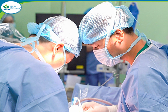 Bước tiến mới trong điều trị bại não: Bệnh viện Nhi Trung ương thực hiện thành công kỹ thuật cắt rễ thần kinh lưng chọn lọc, giúp hồi phục vận động cho bệnh nhi co cứng hai chi dưới