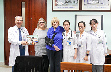 Hai nhà khoa học hàng đầu thế giới chia sẻ kiến thức di truyền tại Bệnh viện Nhi Trung ương