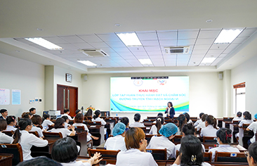 Hơn 200 điều dưỡng tham gia tập huấn thực hành đặt và chăm sóc đường truyền tĩnh mạch ngoại vi