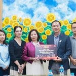 Trường Đại học Ngoại thương và Công ty TNHH Fastech Asia trao tặng 65 triệu đồng cho các bệnh nhi có hoàn cảnh khó khăn