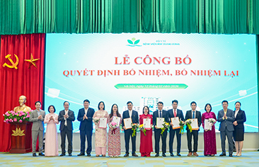 Vinh danh 3 tân Tiến sĩ, tiếp tục chú trọng phát triển nguồn nhân lực chất lượng cao