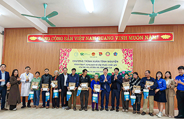 Thầy thuốc trẻ Bệnh viện Nhi Trung ương chung tay chăm sóc sức khỏe trẻ em vùng cao