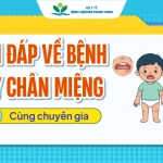 Bệnh Tay Chân Miệng vào mùa: Trẻ có thể mắc lại nhiều lần, 3 dấu hiệu bệnh trở nặng cha mẹ cần biết