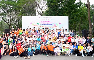 Cán bộ, nhân viên Bệnh viện Nhi Trung ương hưởng ứng giải chạy vì trẻ em sống chung với bệnh hiếm