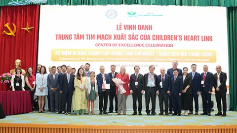 Trung tâm Tim mạch – Bệnh viện Nhi Trung ương được Children’s HeartLink trao tặng danh hiệu “Trung tâm Tim mạch xuất sắc” nhân kỷ niệm 10 năm thành lập