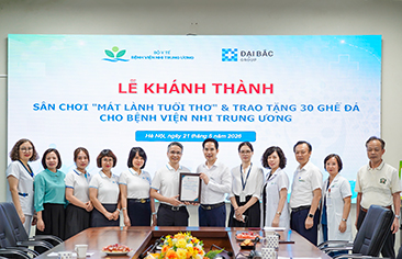 Khánh thành sân chơi “Mát lành tuổi thơ” và trao tặng 30 ghế đá cho Bệnh viện Nhi Trung ương cơ sở 2
