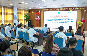 Bệnh viện Nhi Trung ương tổ chức tập huấn hồi sức sơ sinh tại phòng sinh cho nhân viên y tế tỉnh Lai Châu