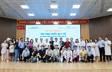 Bệnh viện Nhi Trung ương hỗ trợ chuyên môn và trao tặng trang thiết bị y tế cho Bệnh viện Đa khoa tỉnh Sơn La