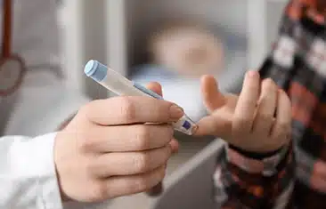 Hiệu quả của liệu pháp miễn dịch insulin đường uống trong phòng ngừa đái tháo đường type 1 ở trẻ có nguy cơ di truyền cao: Thử nghiệm POInT