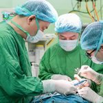 Mỗi ngày kéo giãn 1 milimet, từng bước thay đổi khuôn mặt trẻ mắc dị tật sọ mặt
