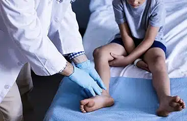 Tổng quan về tác dụng của givinostat trong điều trị bệnh Loạn dưỡng cơ Duchenne ở trẻ em