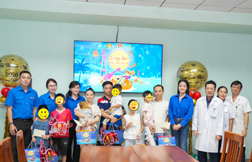 “Lồng đèn thắp sáng ước mơ” mang Trung thu đến với bệnh nhi đang điều trị tại Bệnh viện Nhi Trung ương
