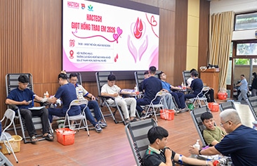 Gần 200 đơn vị máu từ giảng viên, sinh viên Trường Cao đẳng Nghề Bách khoa Hà Nội tiếp sức cho các bệnh nhi điều trị tại Bệnh viện Nhi Trung ương
