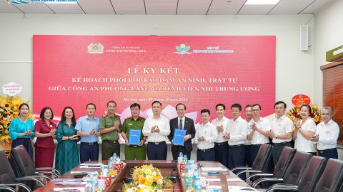 Bệnh viện Nhi Trung ương ký kết kế hoạch phối hợp bảo đảm an ninh, trật tự với Công an phường Láng